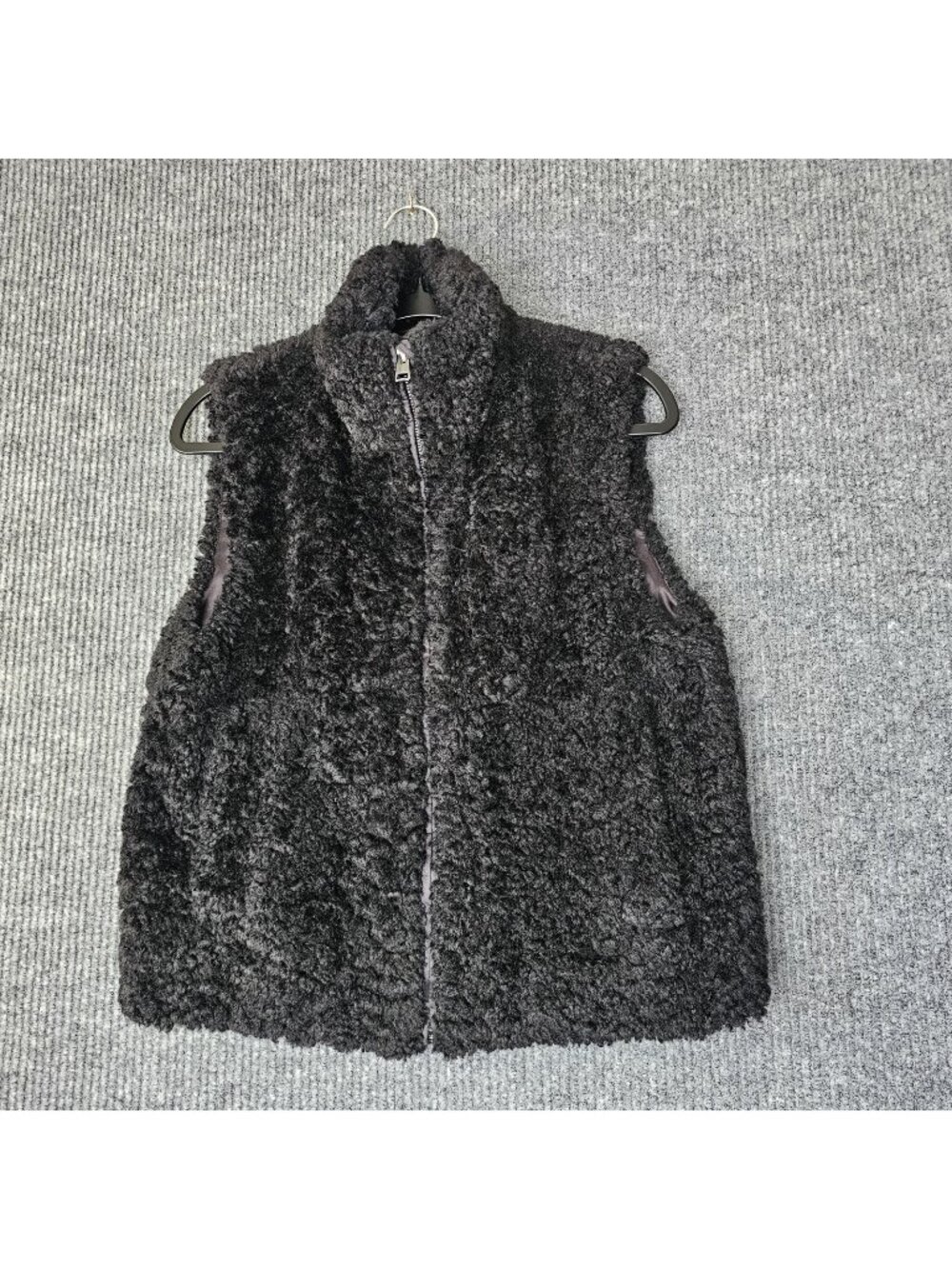 COS Cozy Faux Fur Vest Size 6 Black Sleeveless Jacket